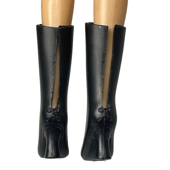 Disney Frozen Anna Black Barbie Doll Boots With Heels & Swirl Pattern - Fashion - Picture 6 of 9